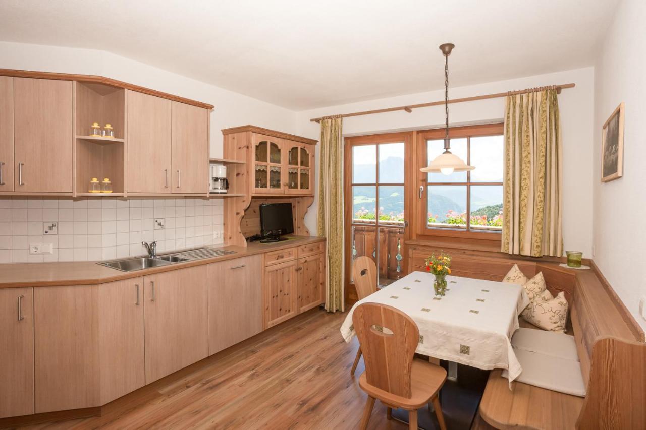 Leishof Appartement Villandro Buitenkant foto